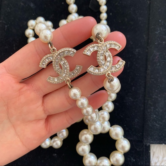 Chanel Necklaces - Picture 2 of 4